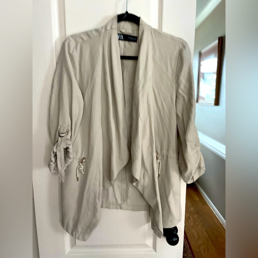 Zara Waterfall Jacket. Size medium. Looks brand new. Cool piece 0099